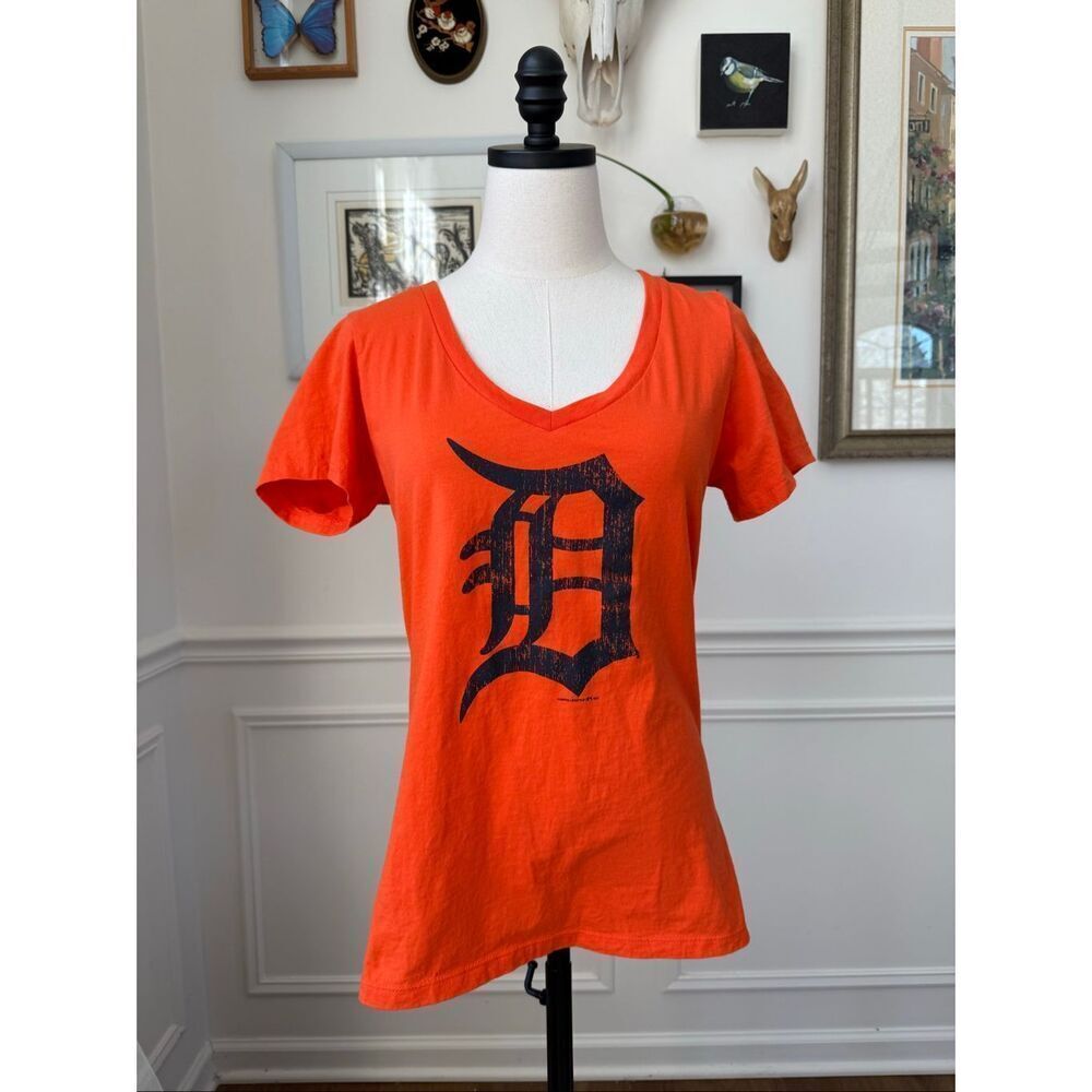 MLB Detroit Tigers Short Sleeve V-Neck T-shirt L